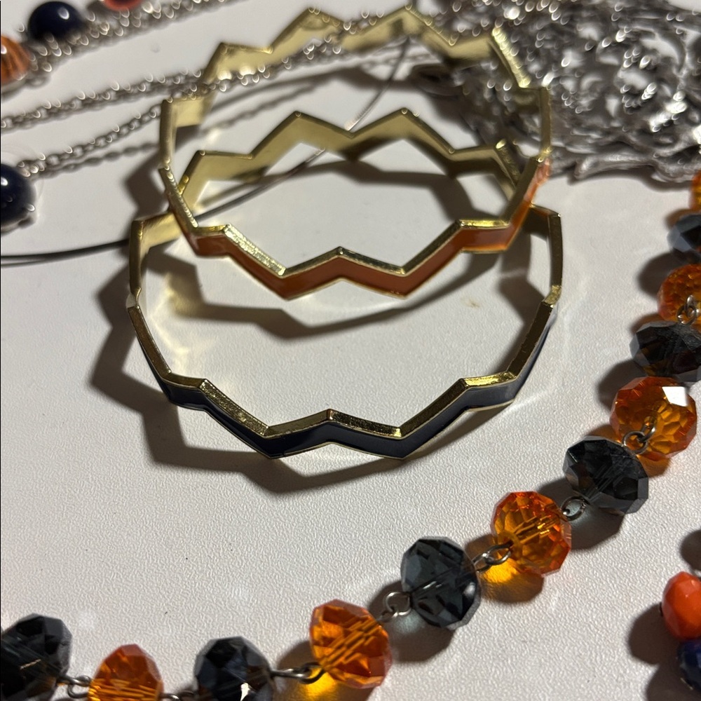 Huge lot AUBURN jewelery scarfs earrings necklaces bracelet etc!! - Picture 6 of 8